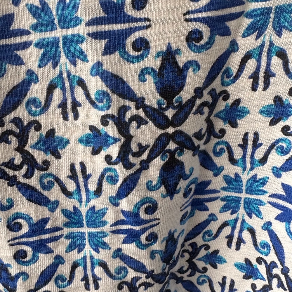 White House Black Market Medium V Neck Tank Top Blue & White cotton Blend Casual - Picture 5 of 10